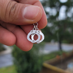 14K oder 18K Gold Handschellen Anhänger