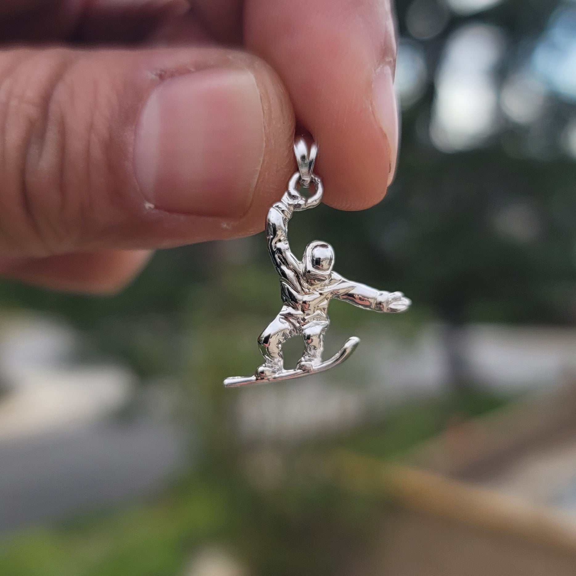 14K or 18K Gold Snowboarding Pendant