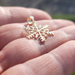 14K oder 18K Gold Schneeflockenanhänger