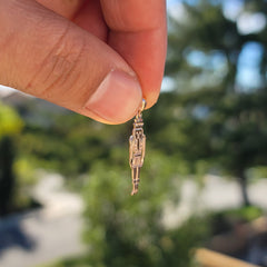 Nussknacker-Anhänger aus 14 Karat oder 18 Karat Gold