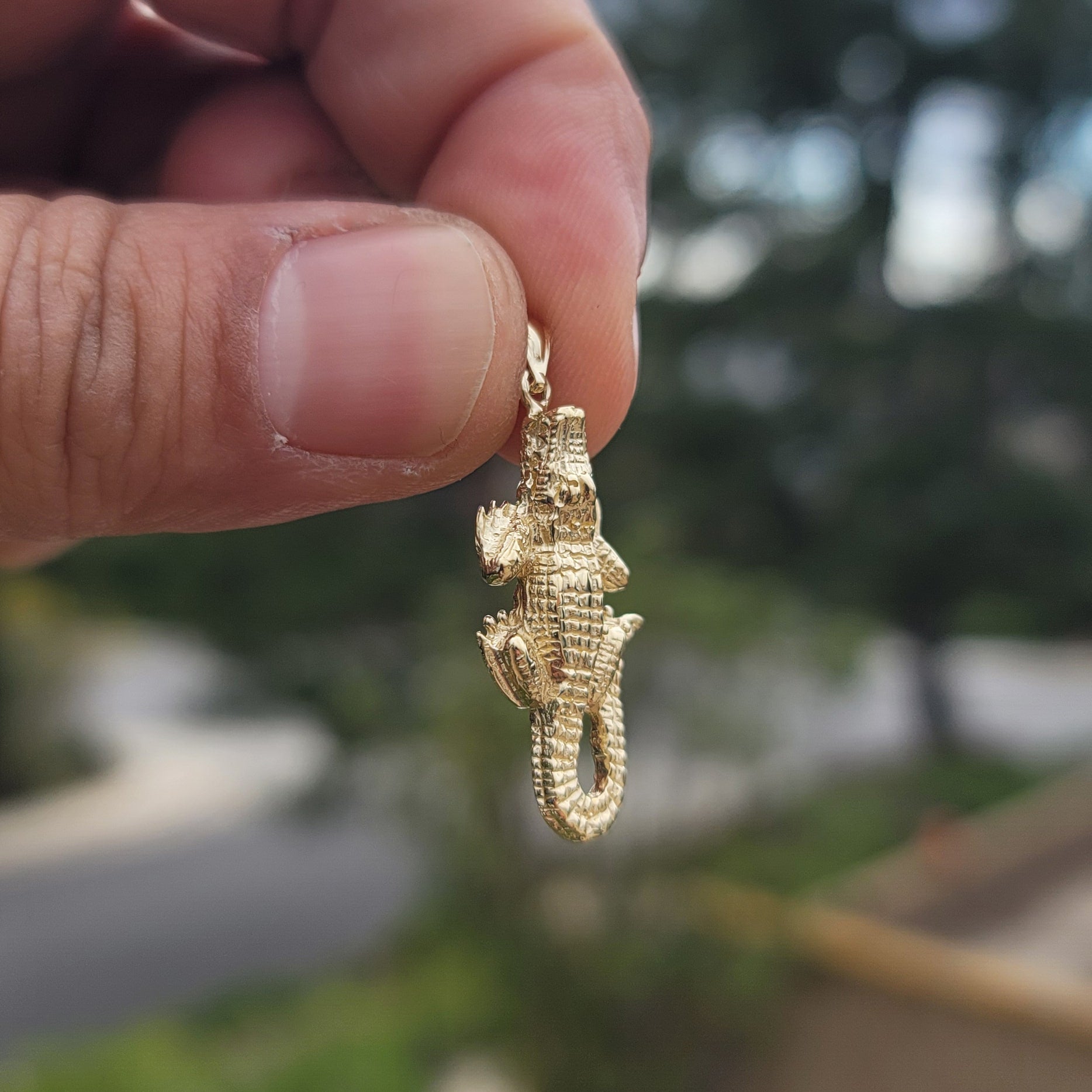 10K, 14K or 18K Gold Alligator Pendant