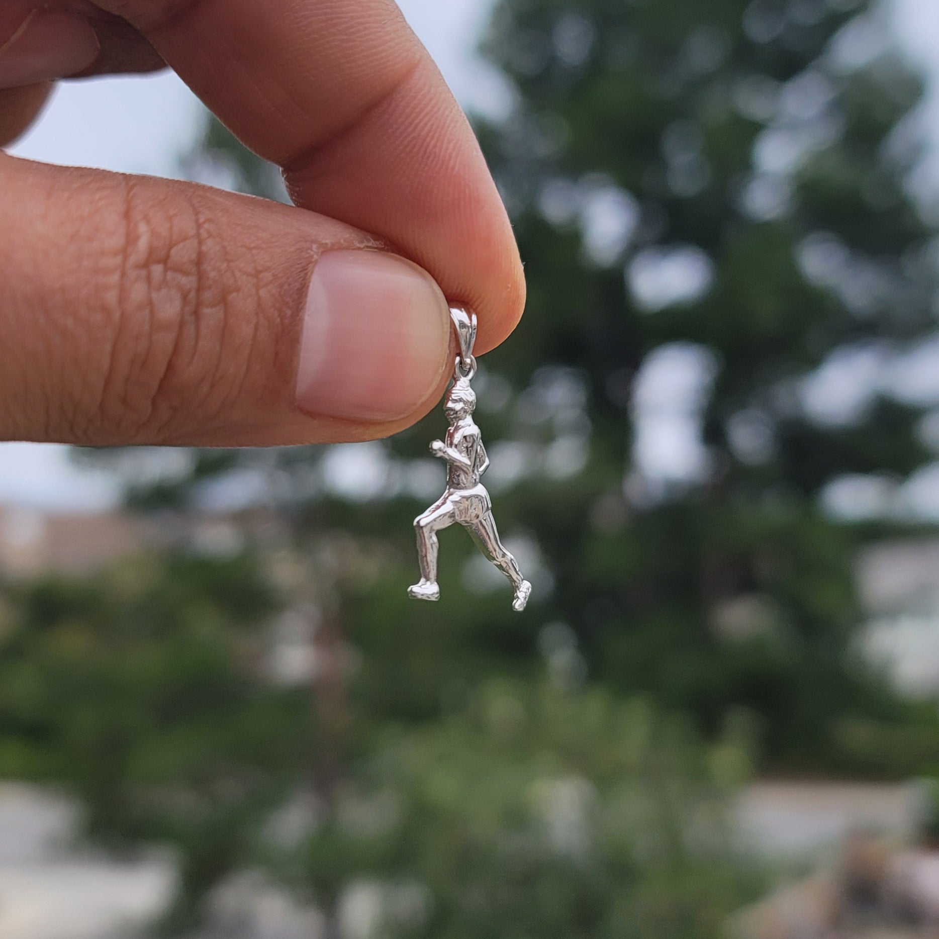 14K or 18K Gold Runner Pendant