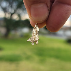 Space Shuttle-Anhänger aus 10 Karat, 14 Karat oder 18 Karat Gold