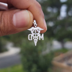 14K oder 18K Gold MD Arzt Anhänger