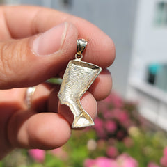 10K, 14K or 18K Gold Nefertiti Pendant
