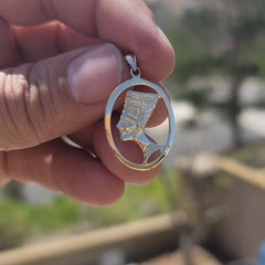 10K, 14K or 18K Gold Nefertiti Pendant