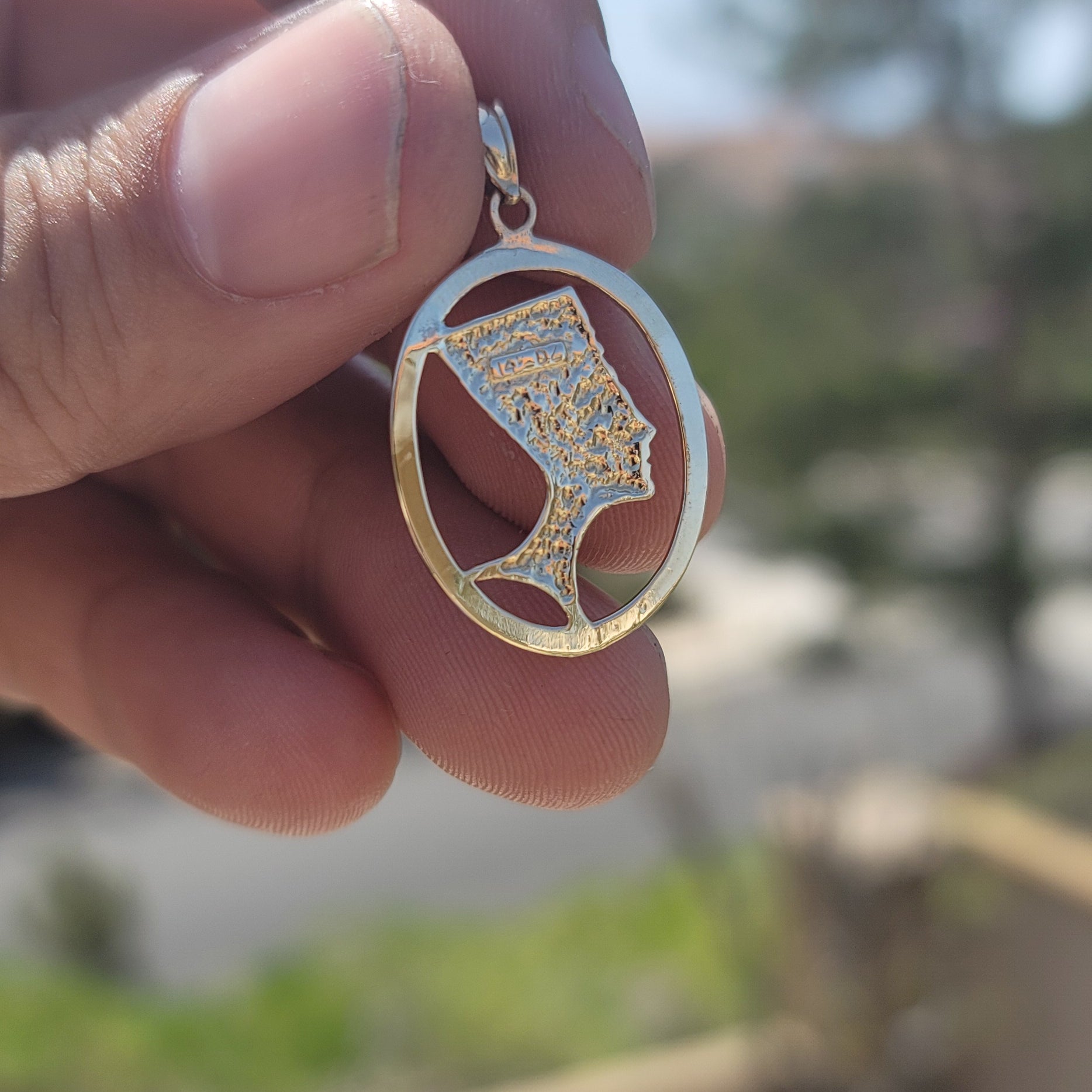 10K, 14K or 18K Gold Nefertiti Pendant