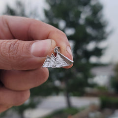 Colgante Pirámide de Oro de 14K o 18K