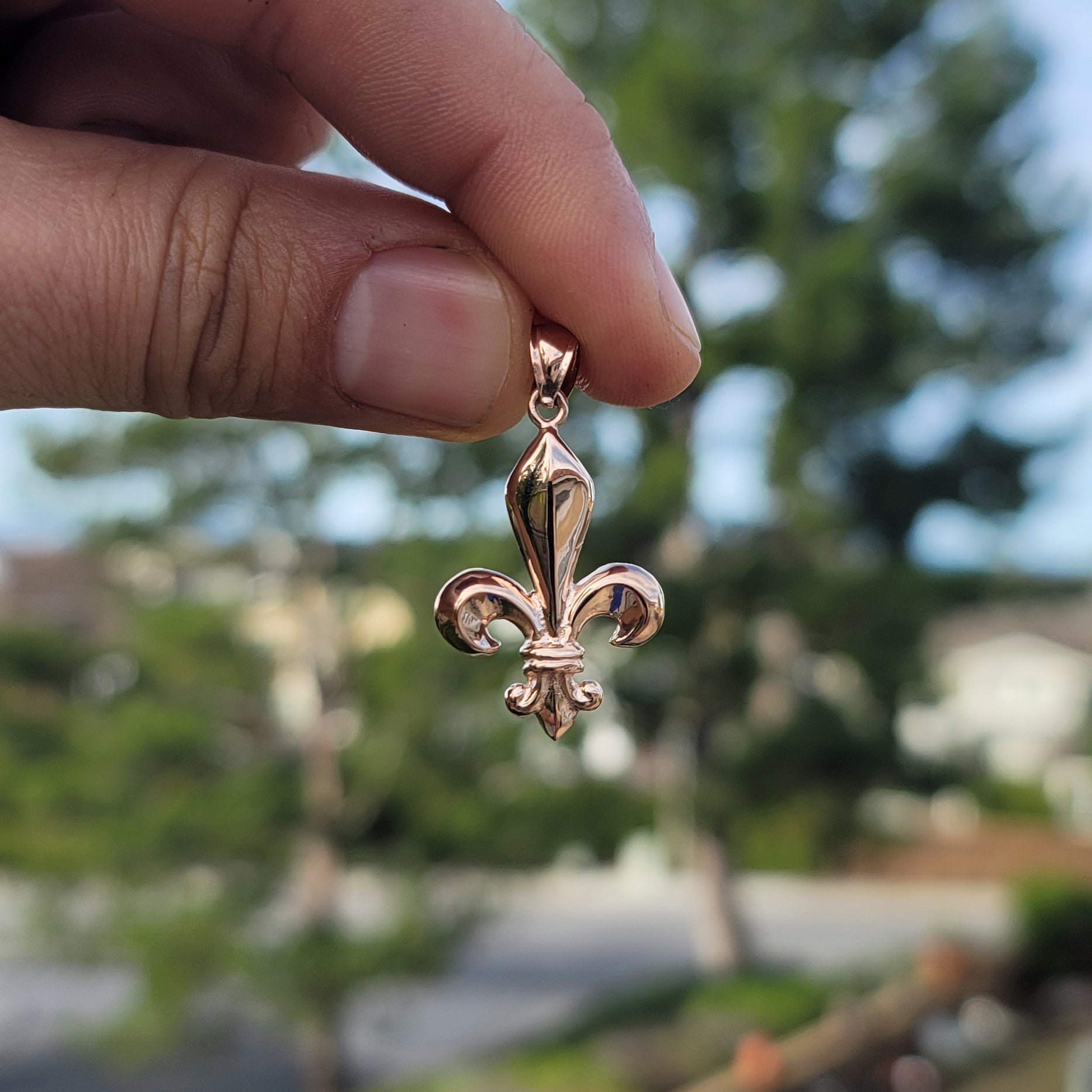 10K, 14K or 18K Gold Fleur de Lis Pendant