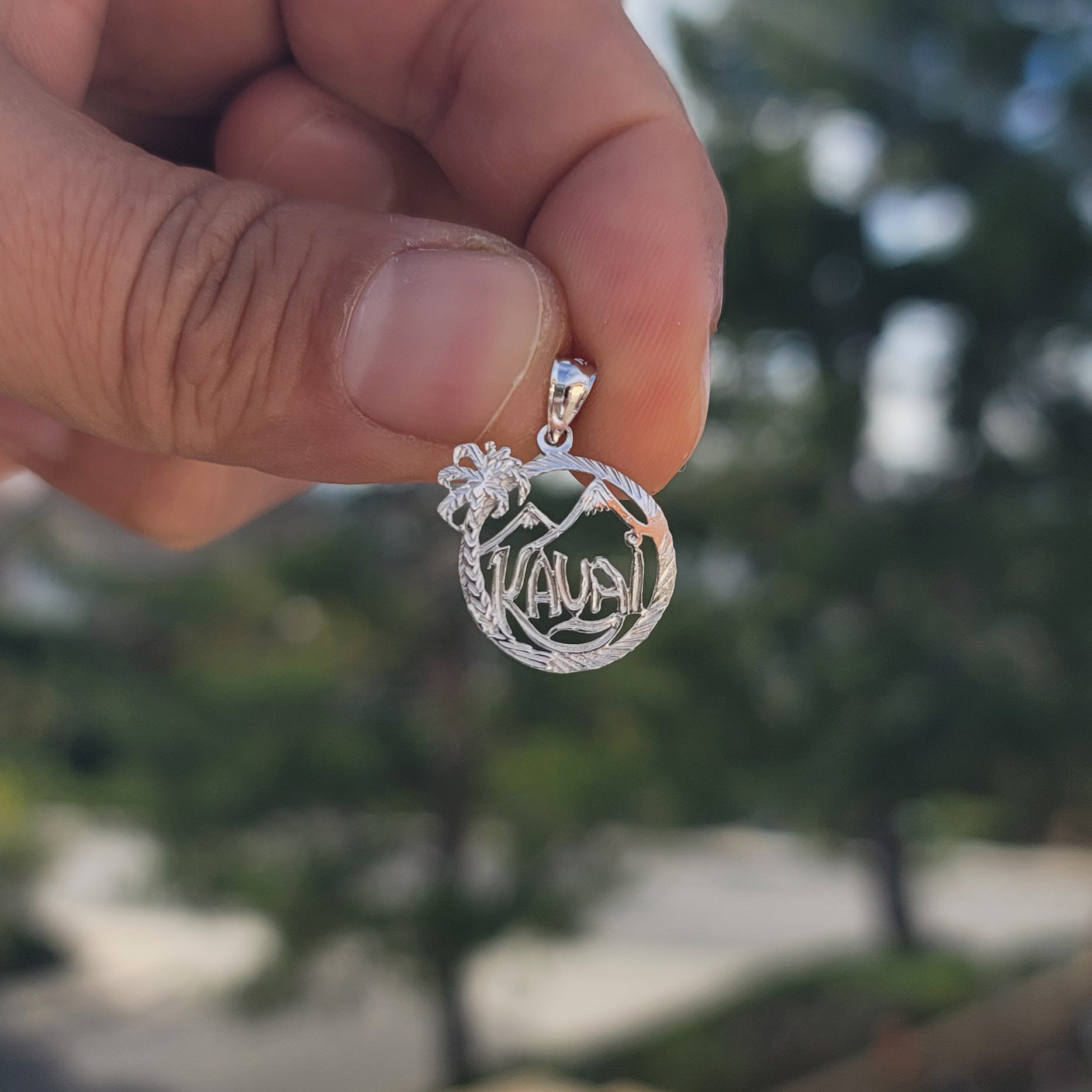 14K or 18K Gold Kauai Pendant