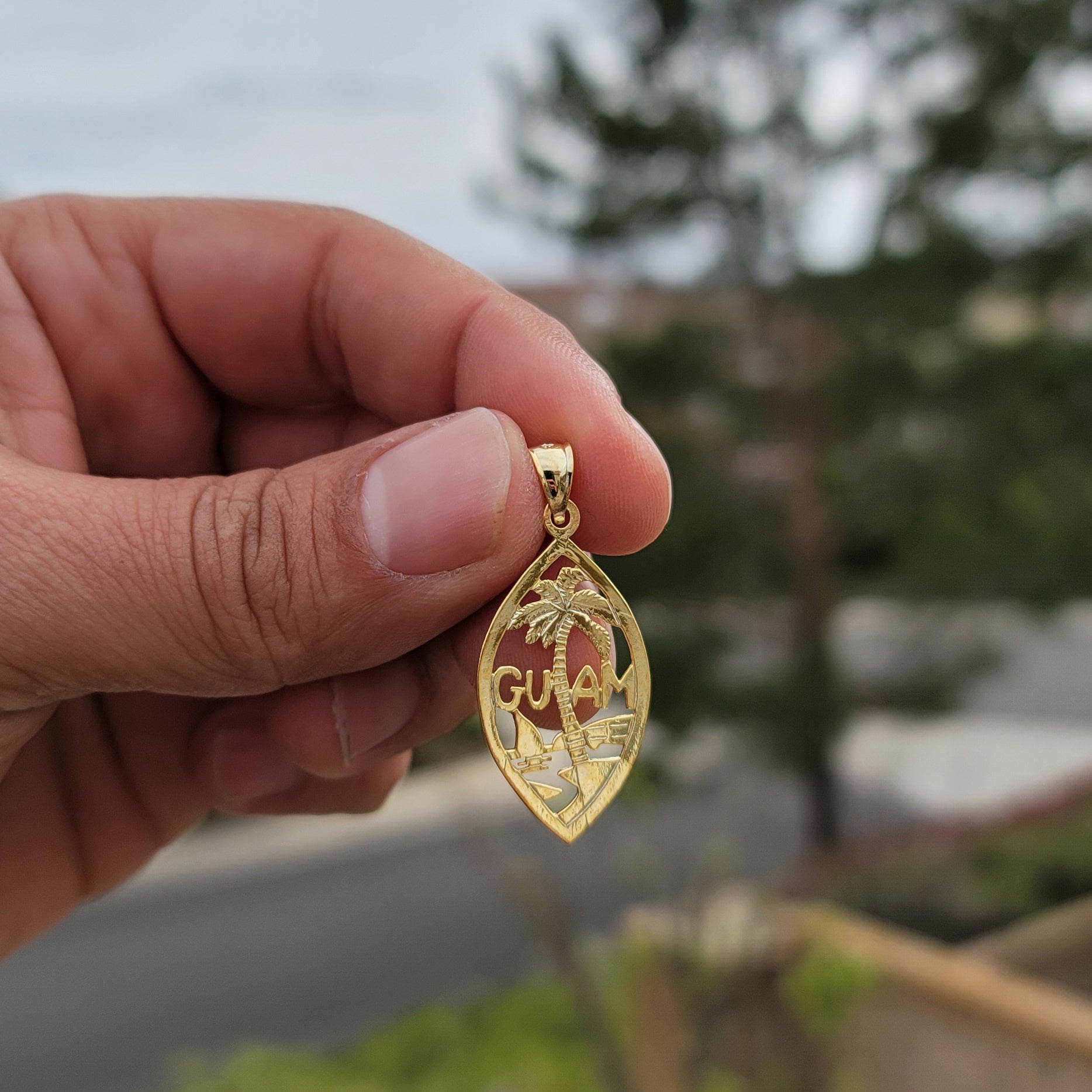 10K, 14K or 18K Gold Guam Pendant