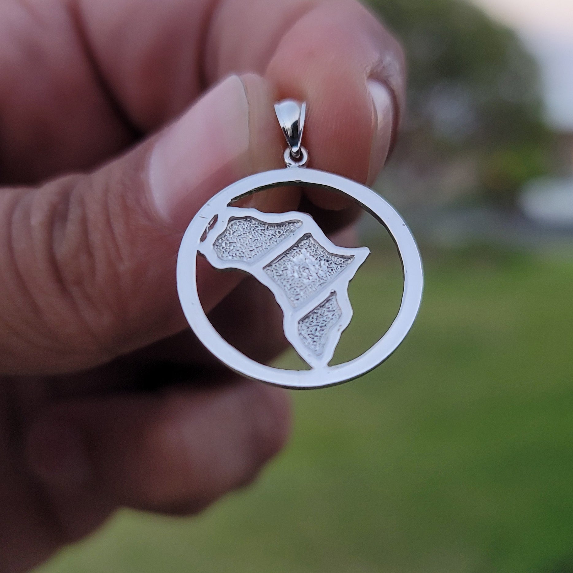 10K, 14K or 18K Gold Africa Pendant