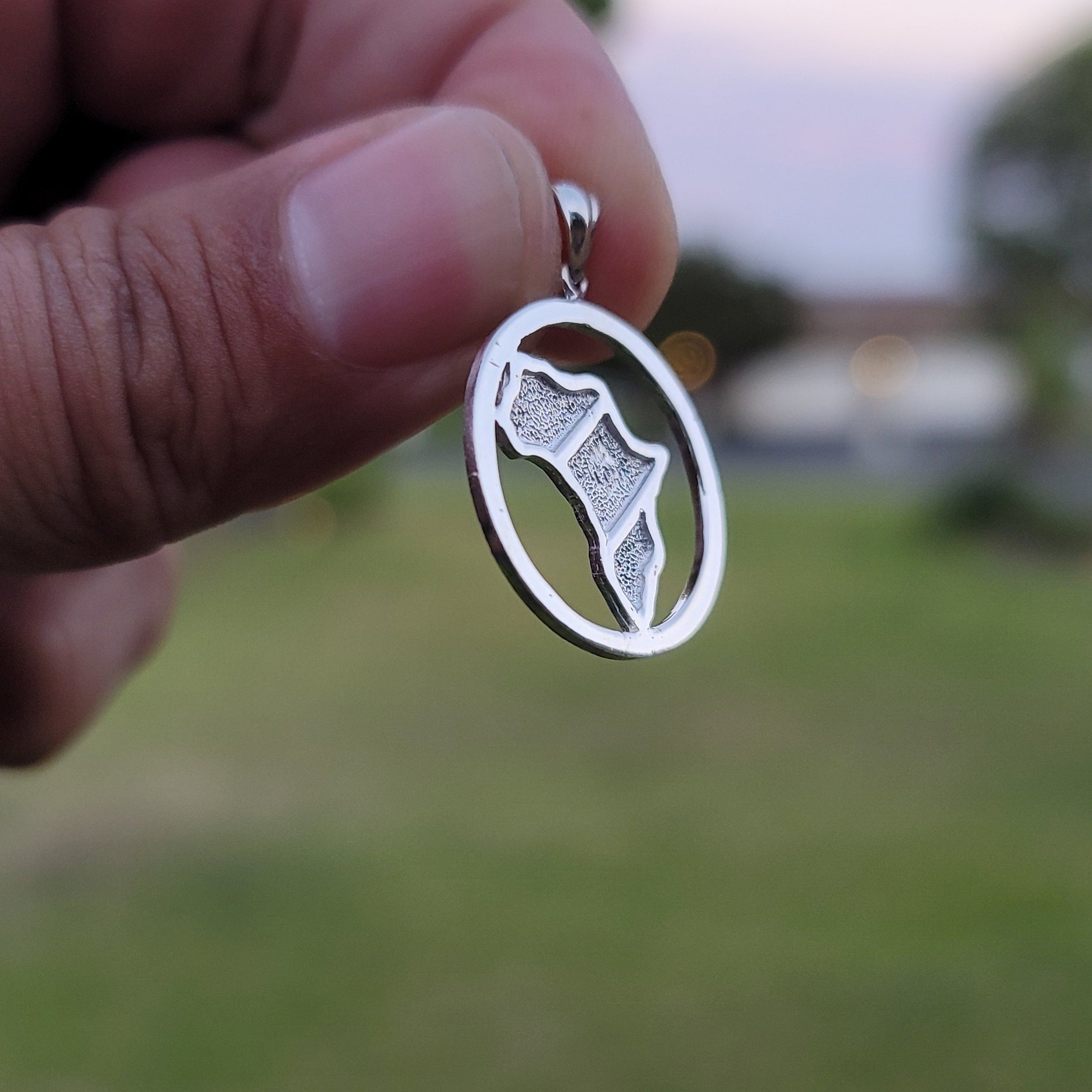 10K, 14K or 18K Gold Africa Pendant