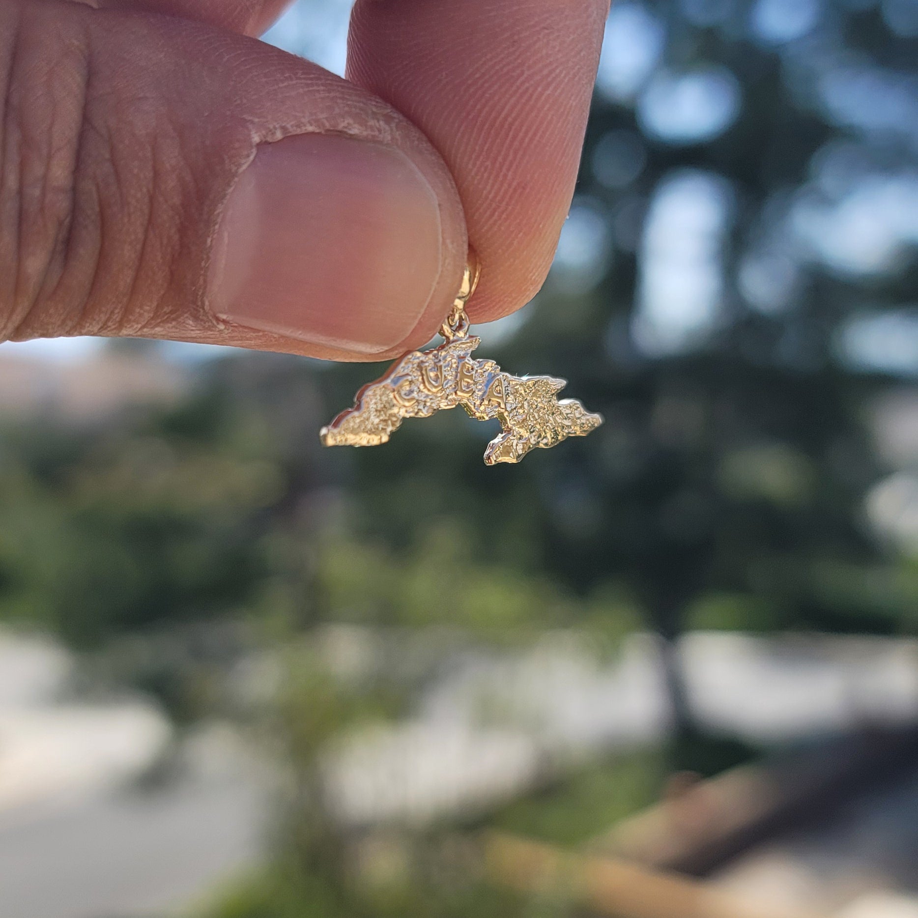 14K or 18K Gold Cuba Pendant