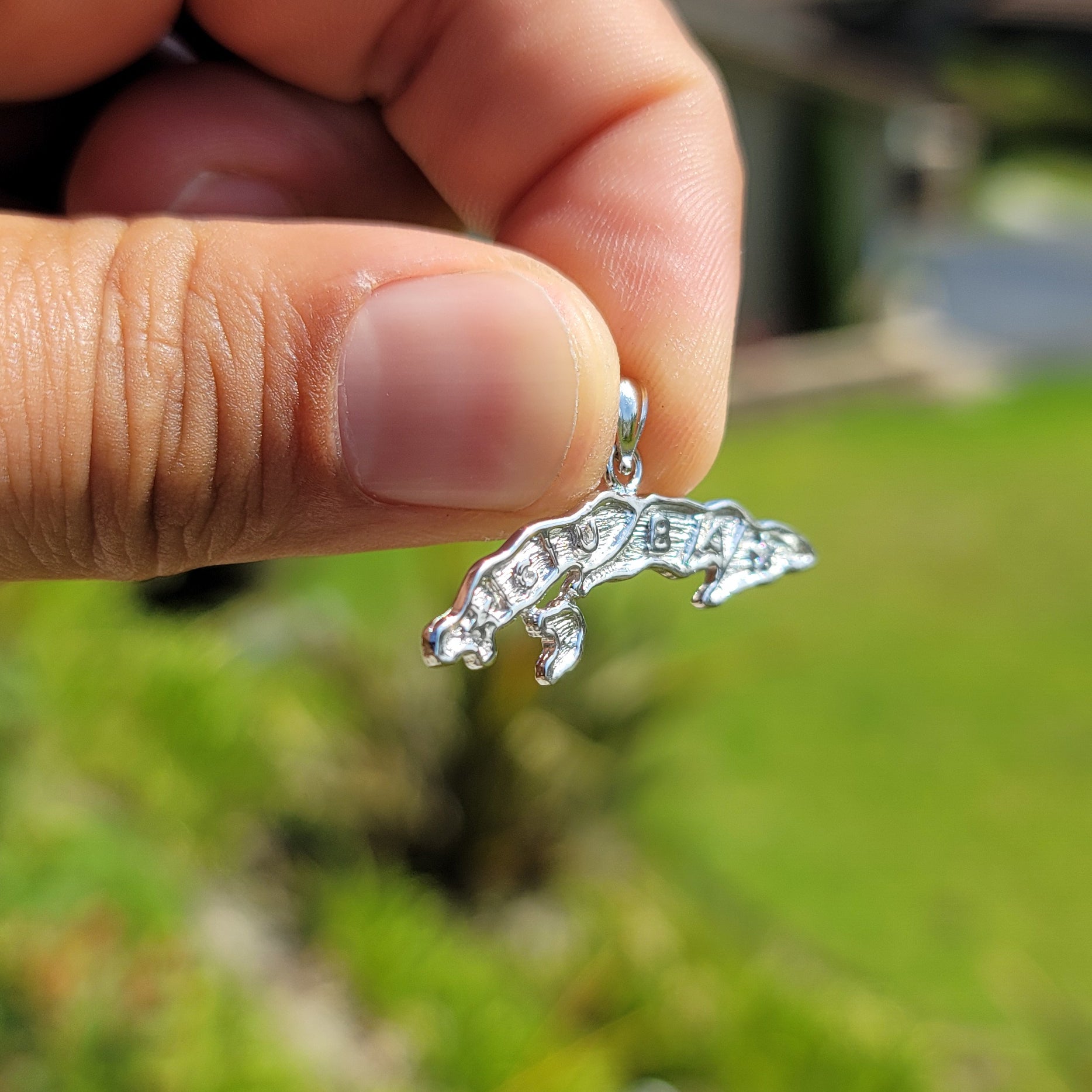 10K, 14K or 18K Gold Cuba Pendant