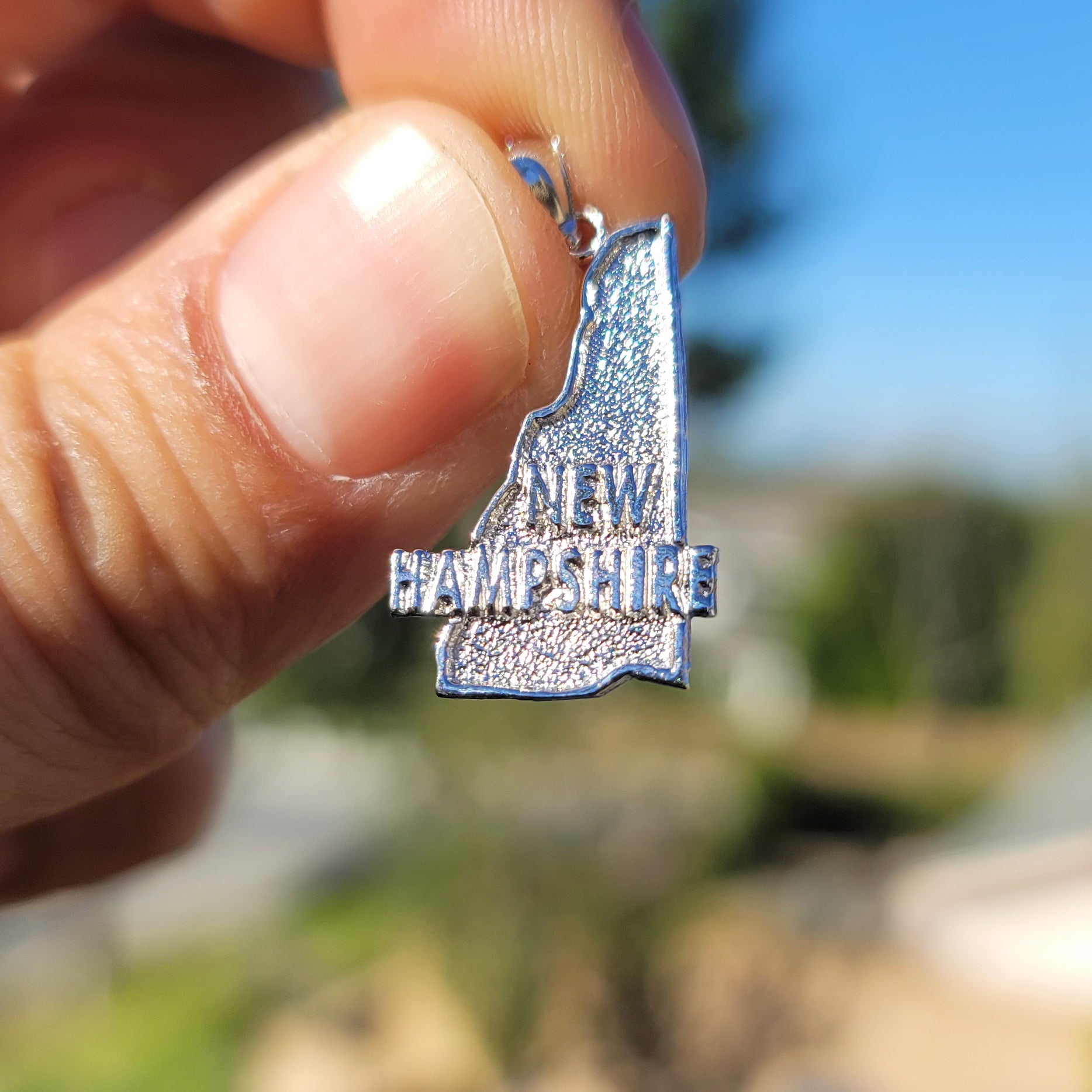 10K, 14K or 18K Gold New Hampshire Pendant