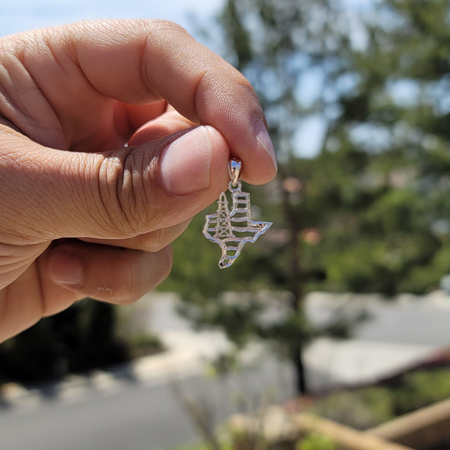 14K or 18K Gold Texas Oil Rig Pendant