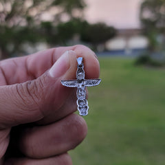 Colgante de tótem de oro de 14 quilates o 18 quilates