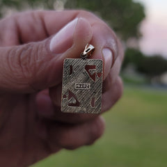 Naipes de oro de 10K, 14K o 18K, colgante Reina de Corazones