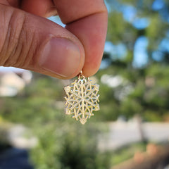 Colgante de copos de nieve de oro de 14 quilates o 18 quilates