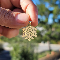 Colgante de copos de nieve de oro de 14 quilates o 18 quilates