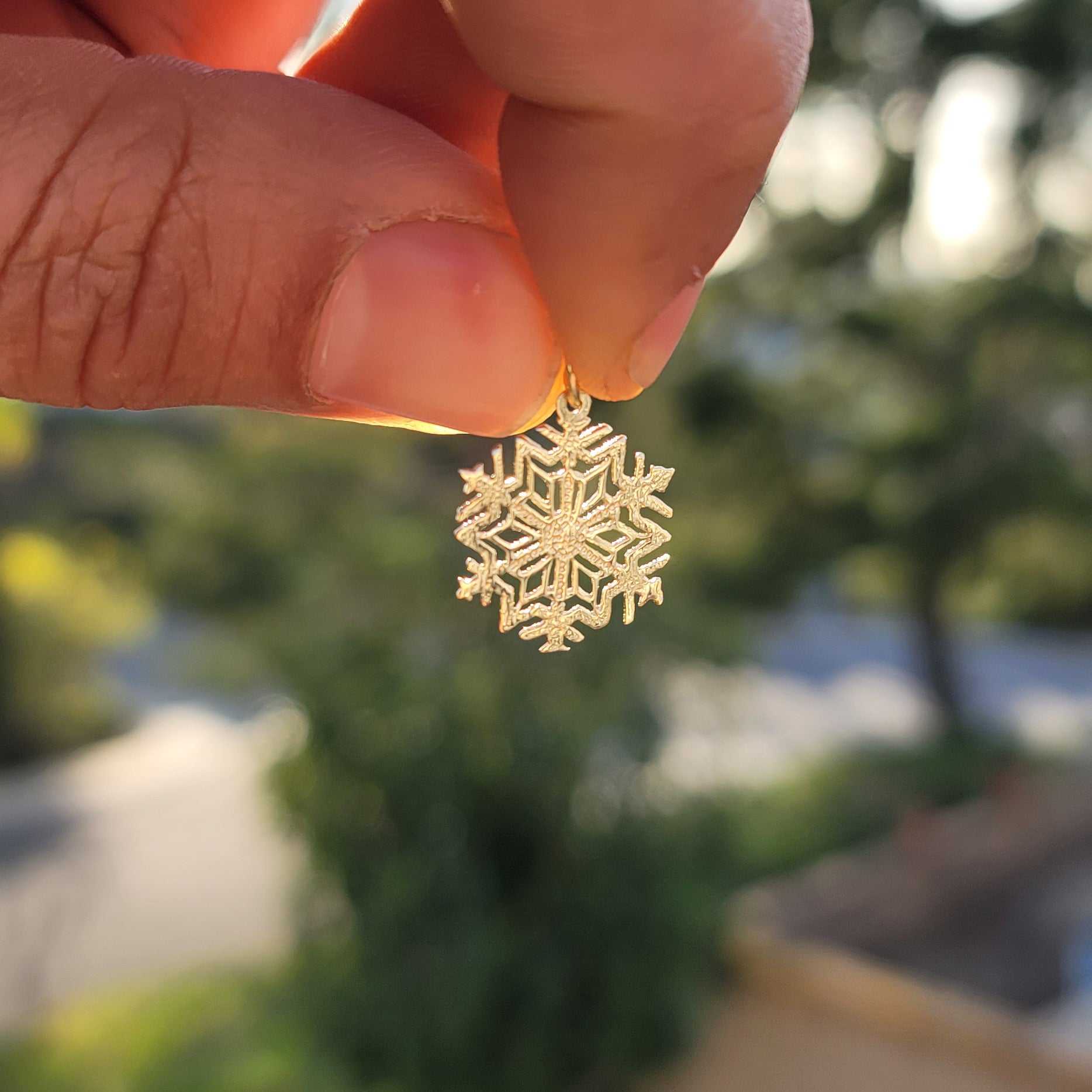 14K or 18K Gold Snow Flake Pendant