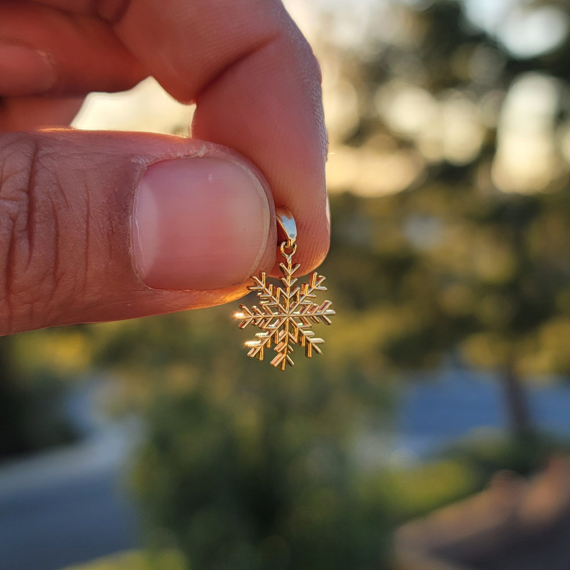 14K or 18K Gold Snow Flake Pendant