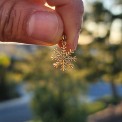 Colgante de copos de nieve de oro de 14 quilates o 18 quilates