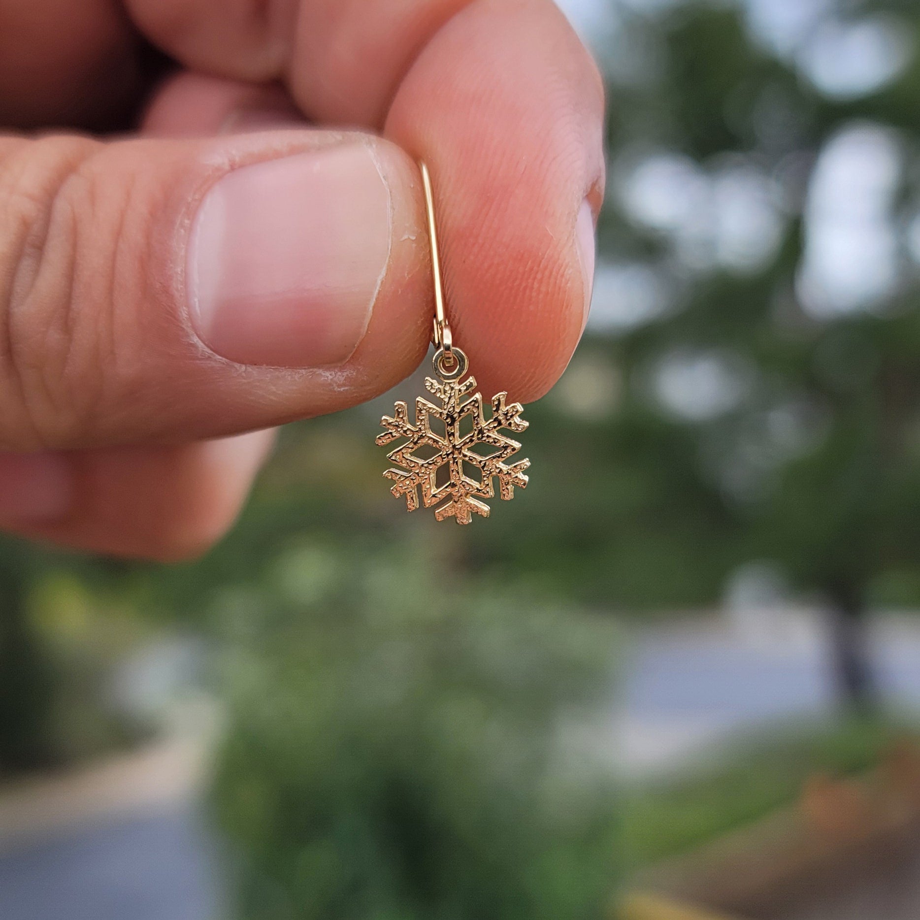 14K or 18K Gold Snow Flake Pendant