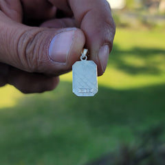 Handgeschnittener, gravierbarer Plattenanhänger aus 14 Karat oder 18 Karat Gold