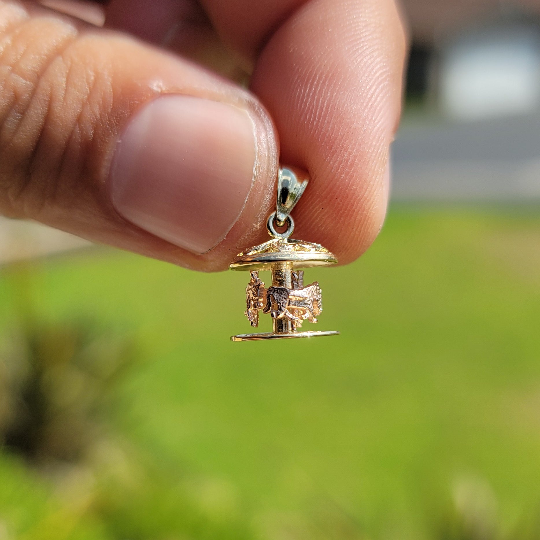 10K, 14K or 18K Gold 3D Carousel Pendant