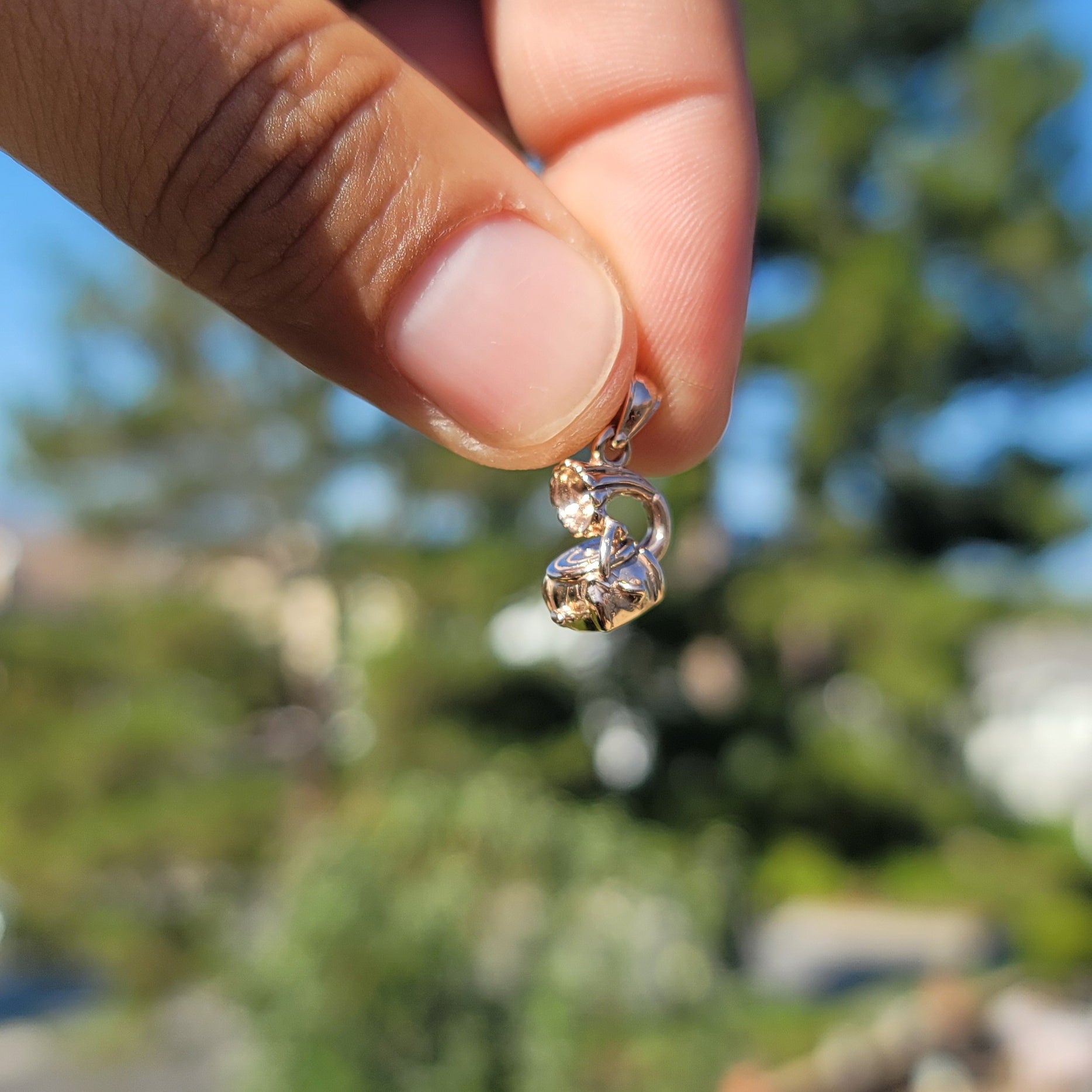 10K, 14K or 18K Gold 3D Record Player Pendant