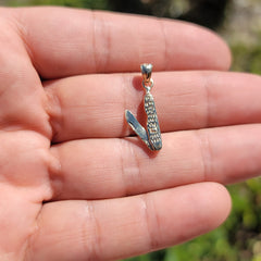 Colgante de cuchillo de bolsillo móvil en 3-D de oro de 14 quilates o 18 quilates