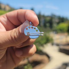 Malerpaletten-Anhänger aus 10 Karat, 14 Karat oder 18 Karat Gold