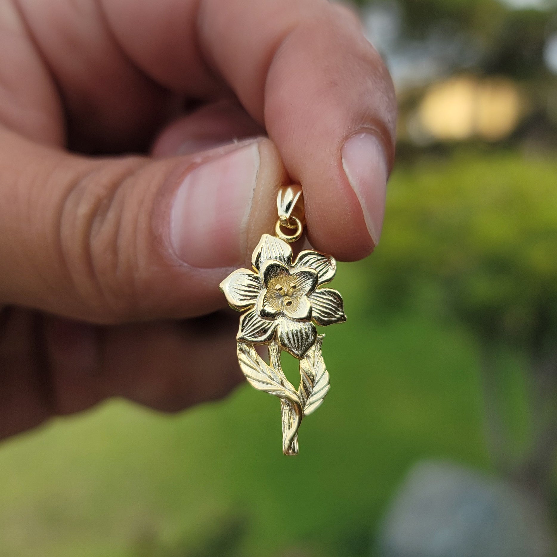 10K, 14K or 18K Gold Daffodil Flower Pendant