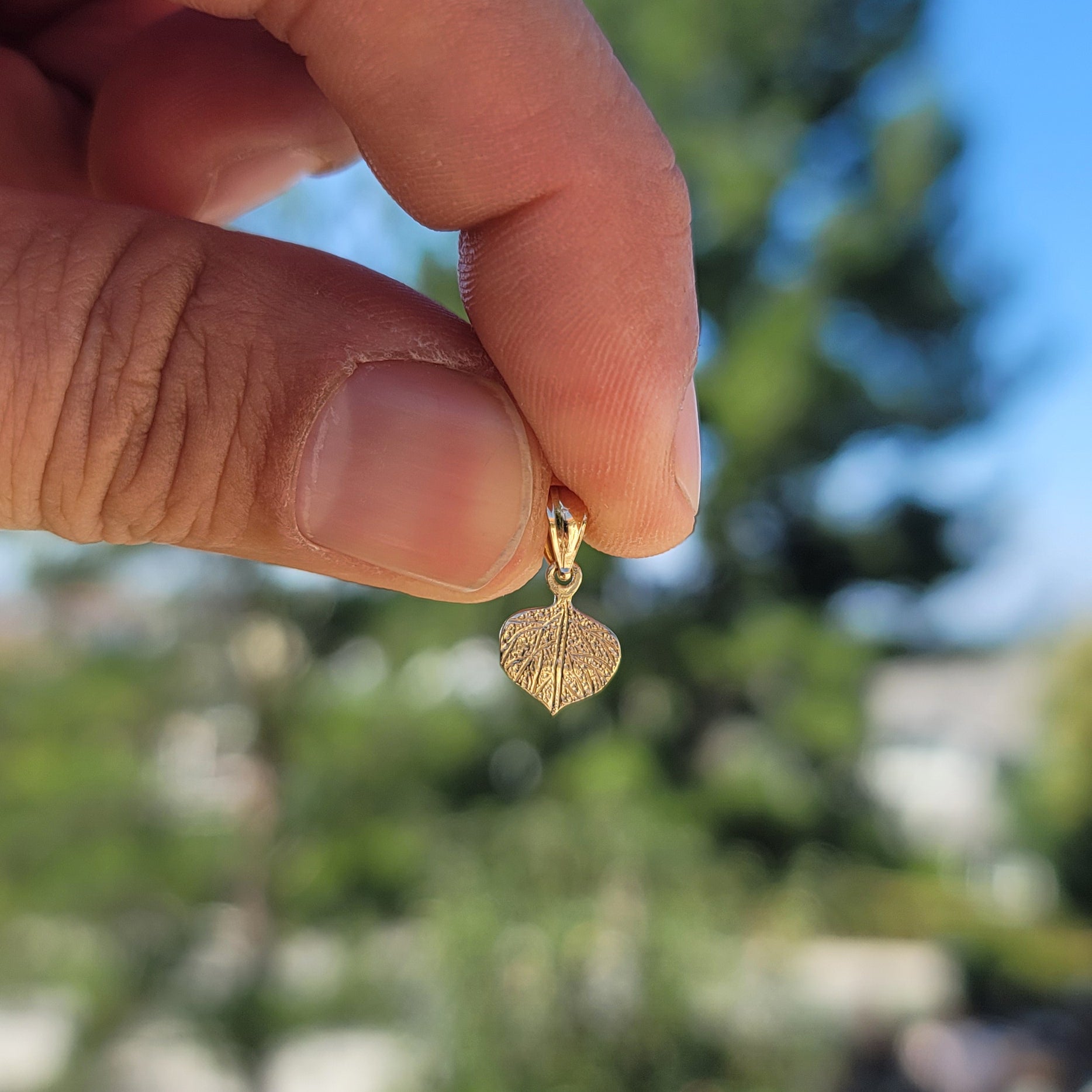 14K or 18K Gold Aspen Leaf Pendant