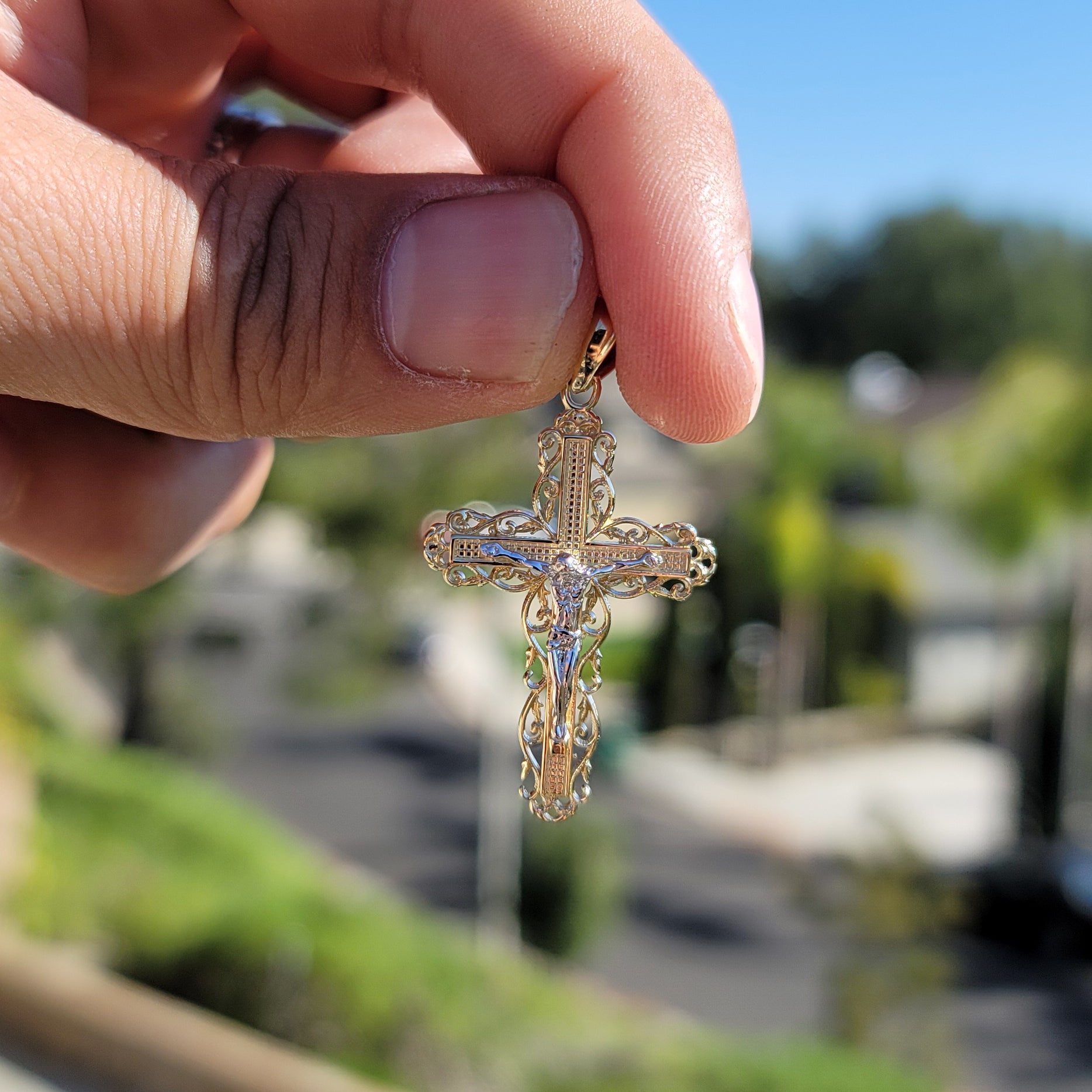 10K, 14K or 18K Gold Vine Crucifix Pendant