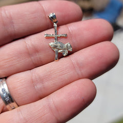 14K oder 18K Gold Anhänger „Betende Hände & Kreuz“