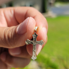 10K, 14K or 18K Gold Budded Crucifix Pendant