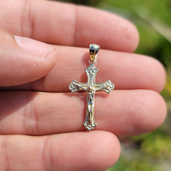 10K, 14K or 18K Gold Budded Crucifix Pendant