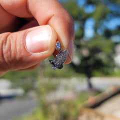 Colgante de manos orando en oro de 14 quilates o 18 quilates