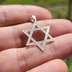 Colgante Estrella de David de Oro de 14K o 18K
