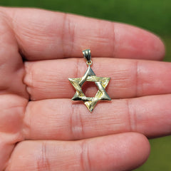 Colgante Estrella de David de Oro de 14K o 18K