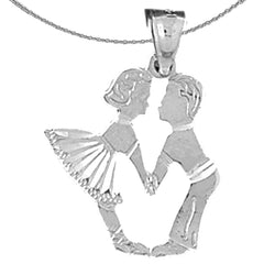 Anhänger „Junge und Mädchen küssen“ aus Sterlingsilber (rhodiniert oder gelbvergoldet)