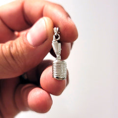 Mikrofon-Anhänger aus Sterlingsilber (rhodiniert oder gelbvergoldet)
