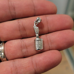 Mikrofon-Anhänger aus Sterlingsilber (rhodiniert oder gelbvergoldet)