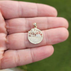 14K or 18K Gold Beach Scene Pendant