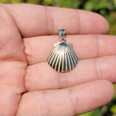 10K, 14K or 18K Gold Shell Pendant