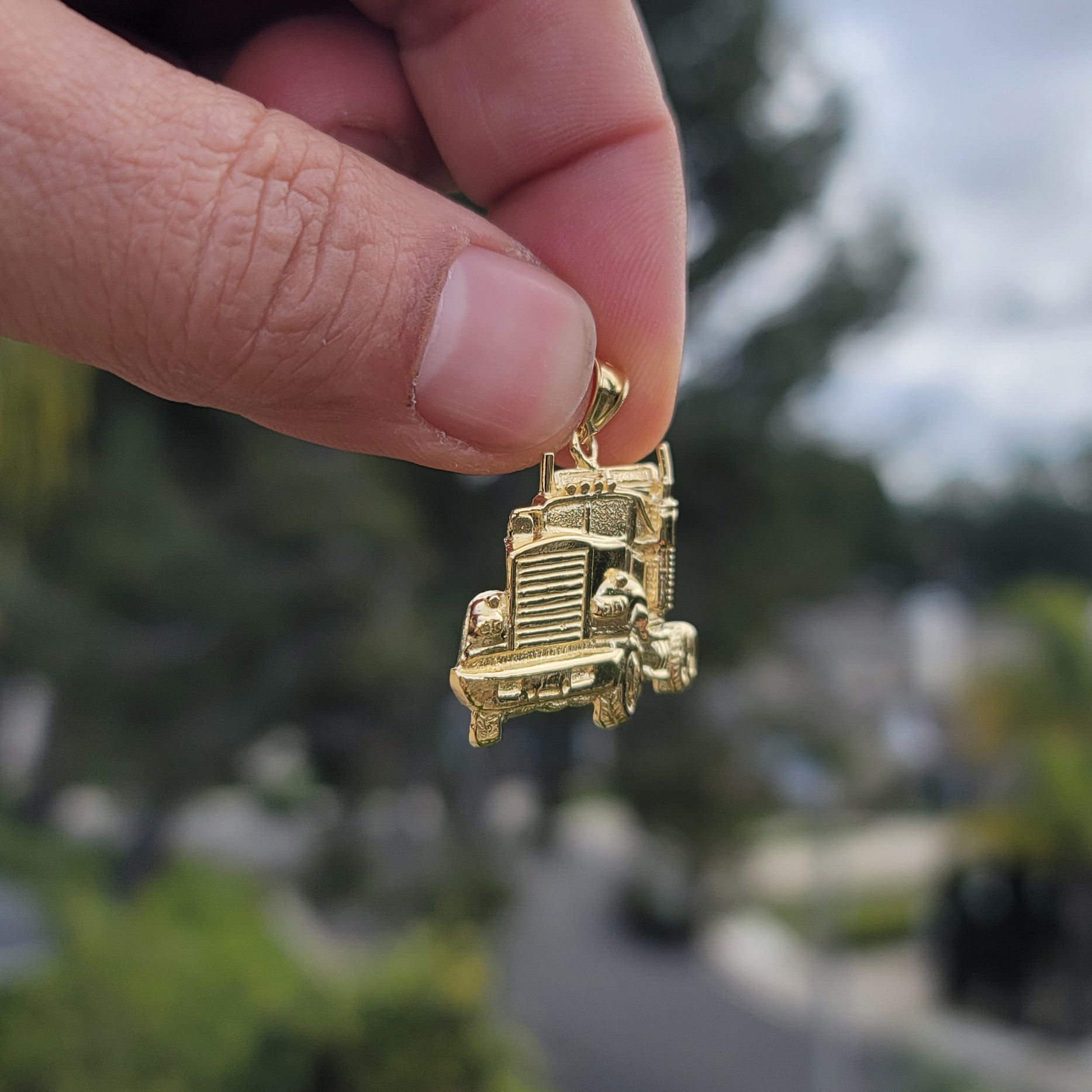 10K, 14K or 18K Gold Truck Pendant