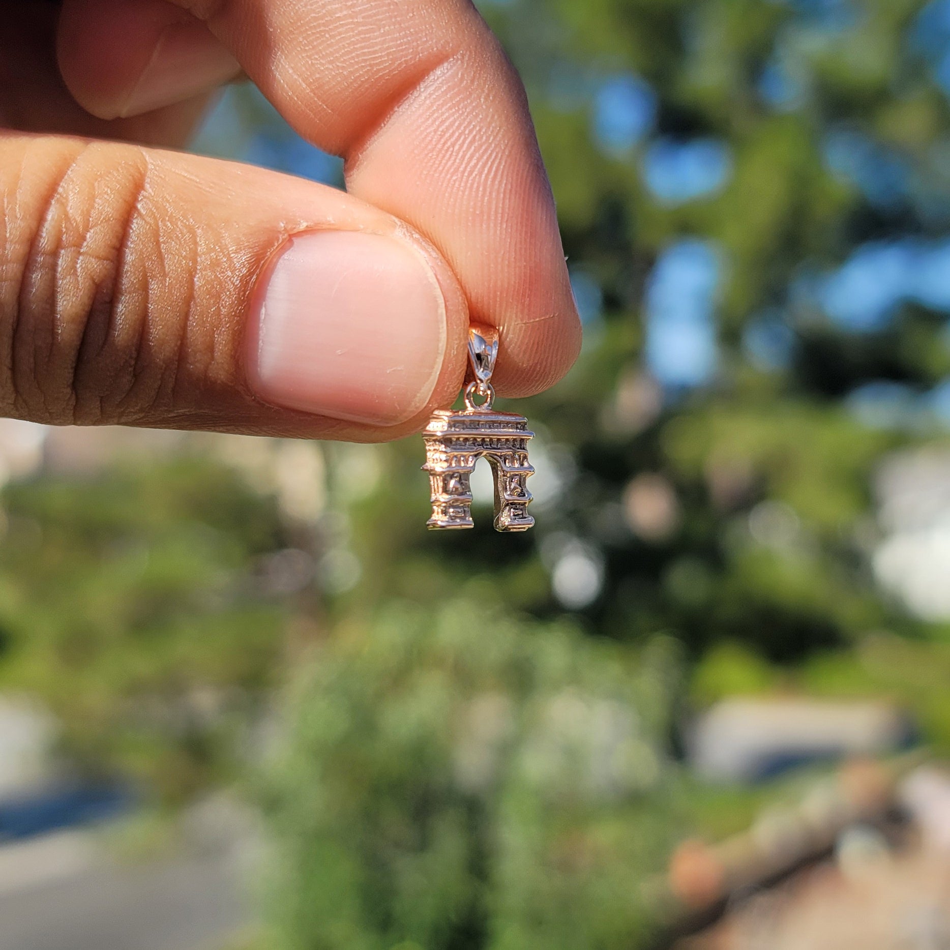 14K or 18K Gold 3D Arc De Triumph Pendant